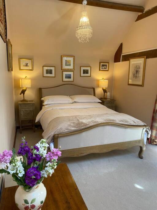 The Grooms Loft Self Contained Apartment Milton Abbas Exterior photo